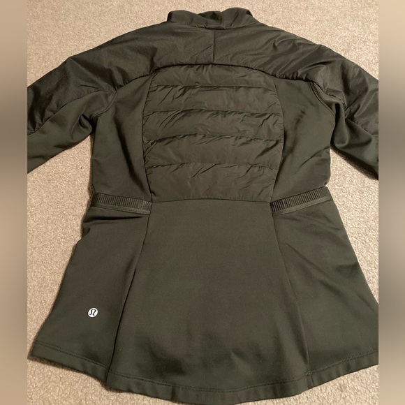 Dark green Lululemon goose down pullover - size 8 - Picture 5 of 7